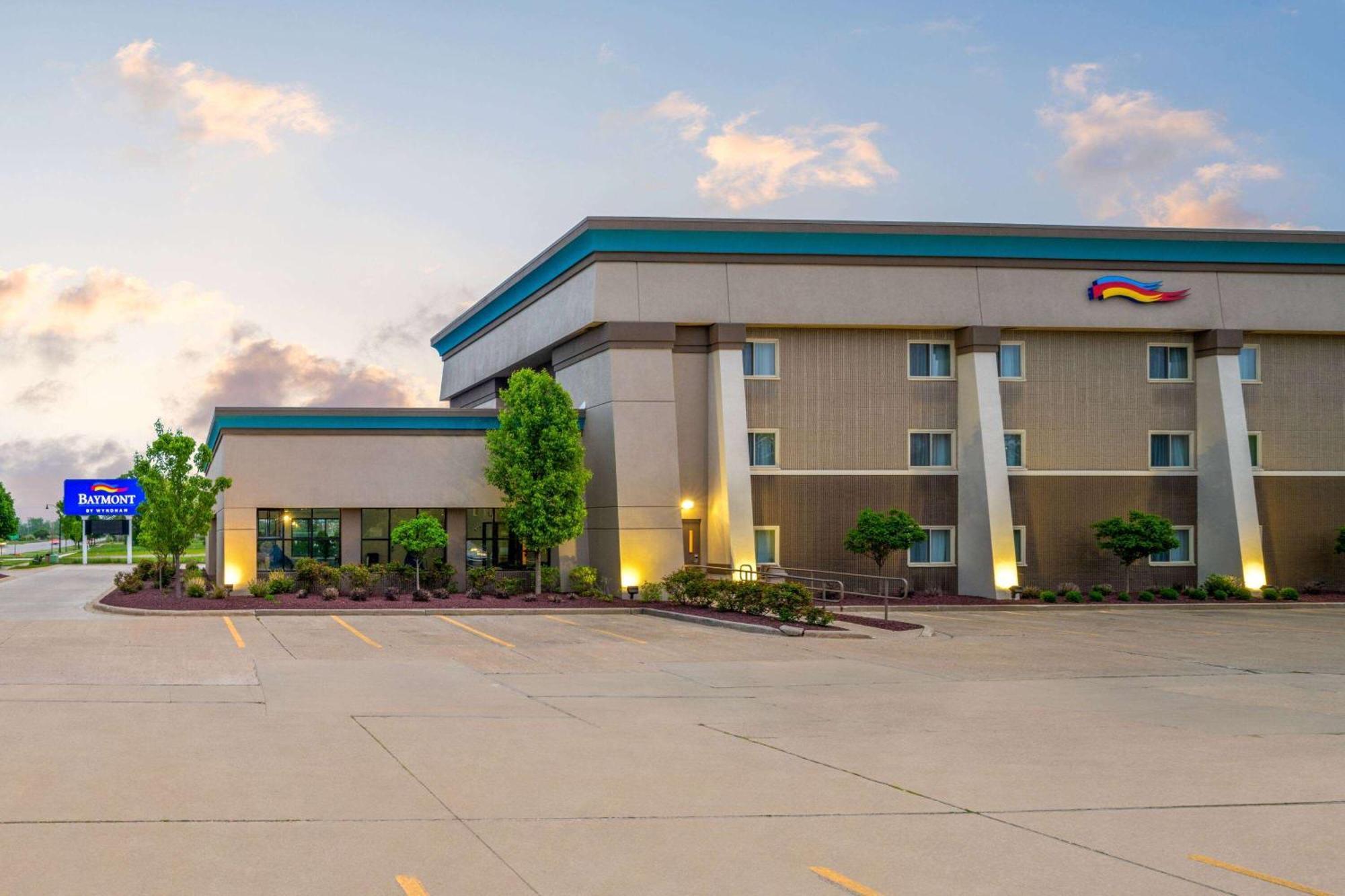 Baymont By Wyndham Mt. Pleasant Hotel Mount Pleasant Bagian luar foto