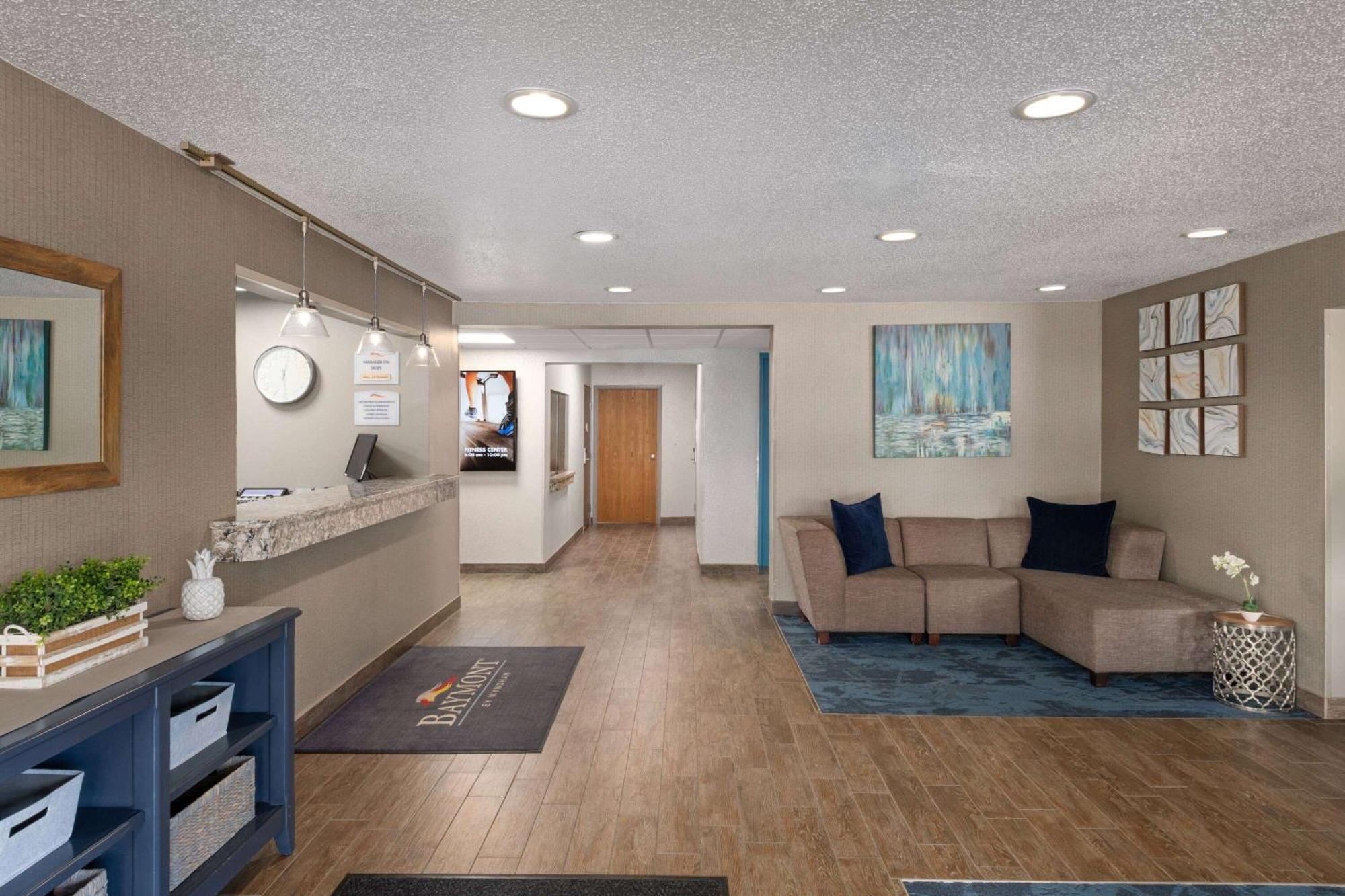 Baymont By Wyndham Mt. Pleasant Hotel Mount Pleasant Bagian luar foto