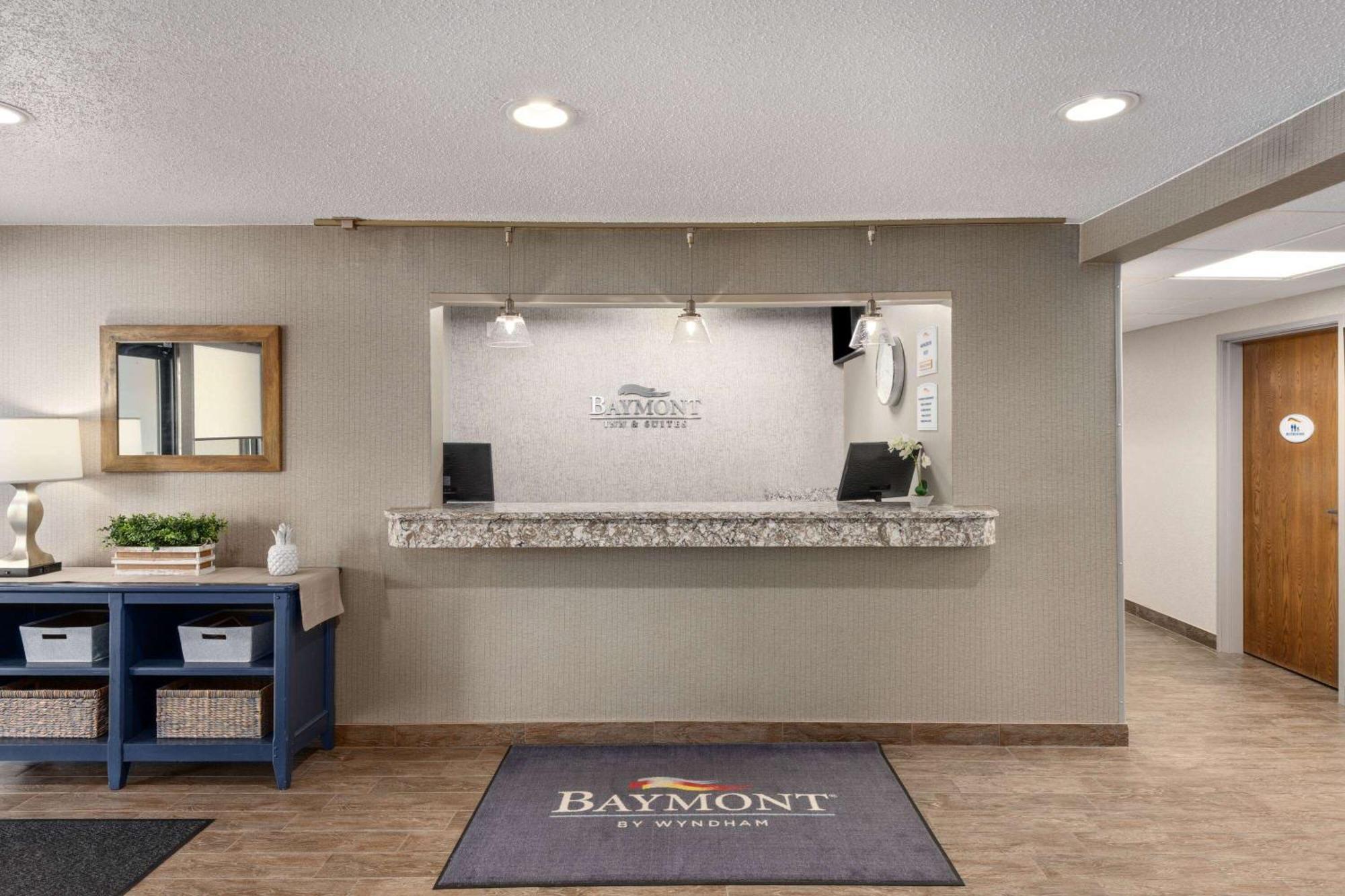 Baymont By Wyndham Mt. Pleasant Hotel Mount Pleasant Bagian luar foto